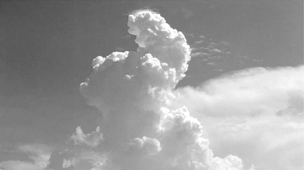 Figure 8.23 Ran, incoming shot . . . will be associated with pointed cuts to images of clouds. Source: Copyright 1985 Toho Co., Ltd.