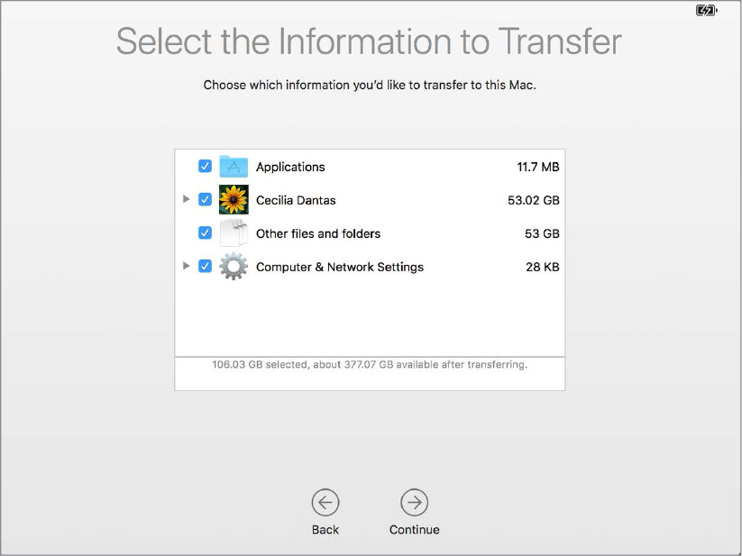 A screenshot of the Migration Assistant shows the process of selecting the information to transfer.