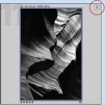 1.5a A small exclamation point icon indicates Lightroom has no connection to the file.