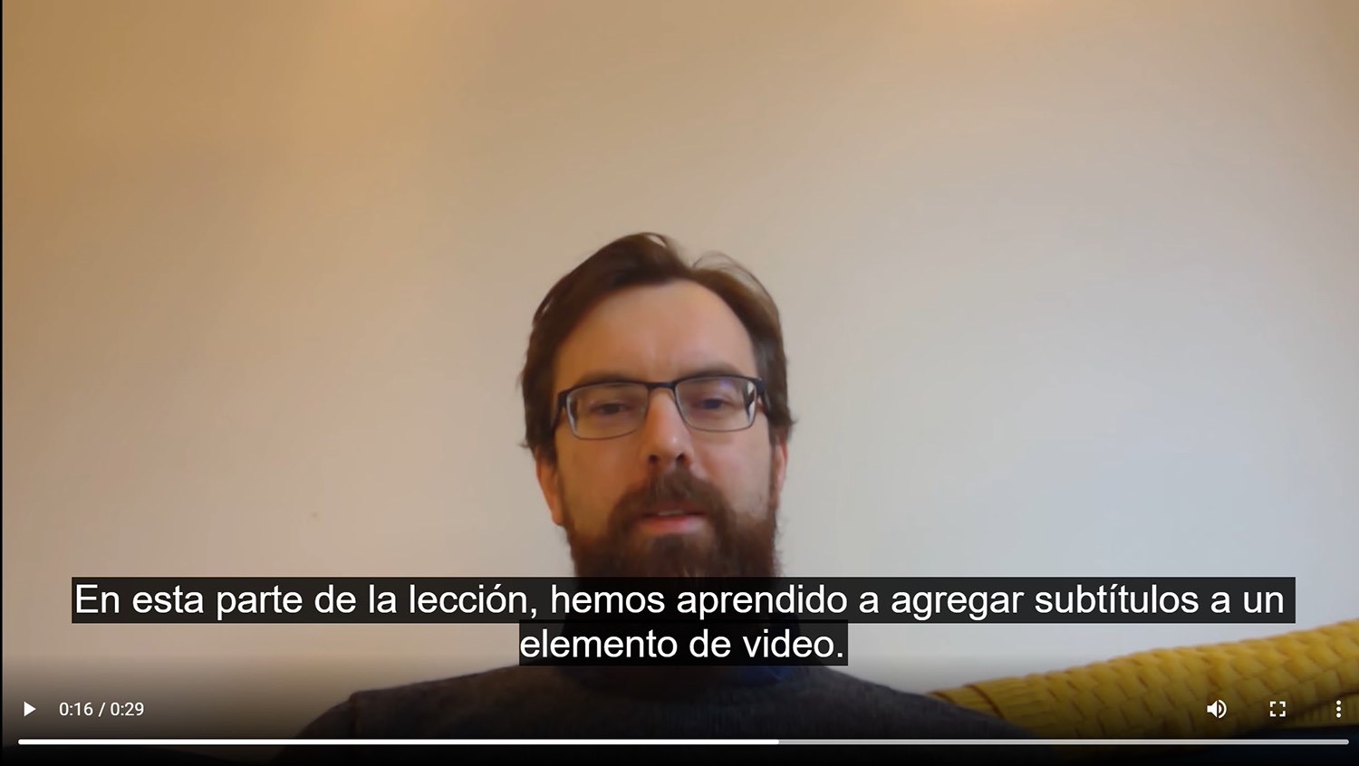 Figure 7.11: A video element with Spanish subtitles
